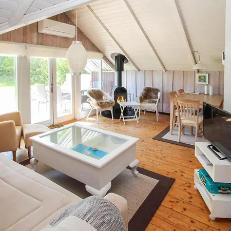 2 Bedroom In Nyaraló Samsø